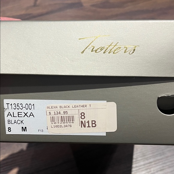 Trotters Signature Black Heels - Picture 8 of 8